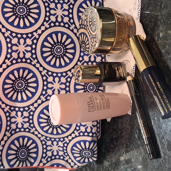 Estee Lauder Bag With Minis - Picture 1 of 5